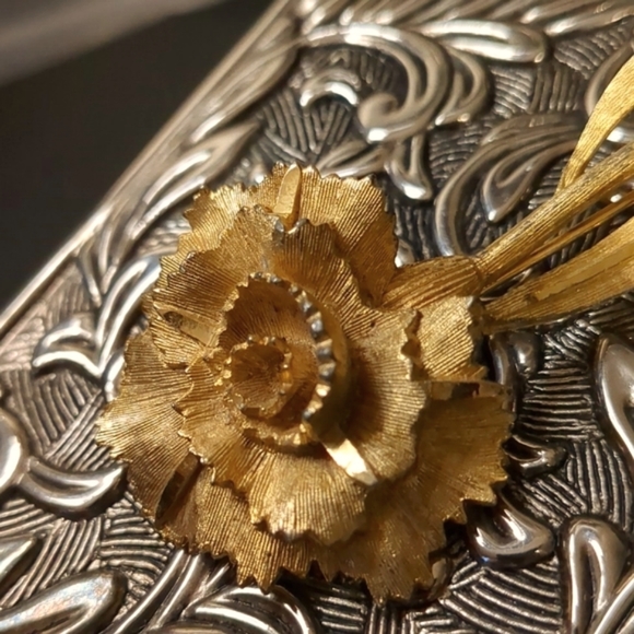 VINTAGE BSK Floral Brooch - Picture 2 of 4